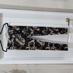 Active workout pants, camo, XL
